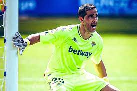 El plan inicial ya contemplaba la salida de dani martín y con. Betis Has Signed A Leader The Video With Which In Spain They Hallucinate With Claudio Bravo Archyde