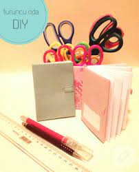 Kapak kısımlarını benim yaptığım gibi süsleyebilir ya da istediğiniz gibi yapabilirsiniz. Mini Defter Yapimi