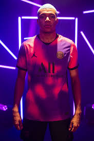 The french champions have had a tumultuous campaign so far, sacking thomas tuchel during the first half of the season. Jordan Brand X Psg 4eme Kit 2020 21 Selecta Bisso