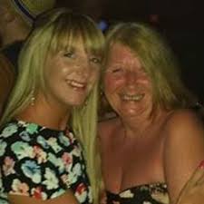 Adele Bromley's Instagram, Twitter & Facebook