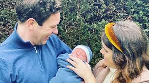 Kraliçe'nin torunu prenses eugenie'nin (31) eşi jack brooksbank (35), iş seyahati için gittiği i̇talya'da üç kadınla teknede görüntülendi. Princess Eugenie And Jack Brooksbank Name Baby Son Bbc News