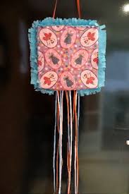 Pinata Gratuite Merci Djeco Pinata Pinata Anniversaire Faire Une Pinata