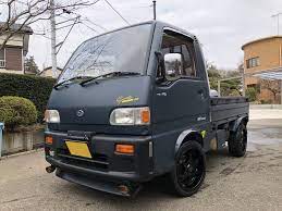 スバル サンバートラックをレインブーツネイビーで刷毛塗り全塗装 刷毛 ハケ ローラーで車をdiyで全塗装しよう スバル サンバー スバル サンバー