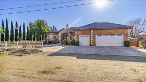 Great West Palmdale Home Fantastic Location And Single Story To Boot Palmdale Westpalmdale Scvnest Housingradio 3 Real Estate Real Estate Articles Estates