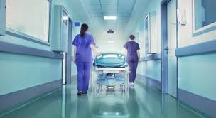 L'emorragia cerebrale primaria rappresenta la tc cranio è indicata come esame di prima scelta per la diagnosi in acuto di emorragia cerebrale. Anziana Cade Mentre La Spostano E Va In Coma Indagata Operatrice