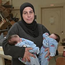 📌 Many people are forced to leave their homes due to Israeli military  attacks on various Lebanese cities, ➡️ Ghada Mohammed Fadel, who was  displaced from the town of Adshit al-Qusayr, seeks shelter at ...