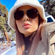 Who knew a drive in a Bronco would be good for the soul! ♥️  #broncogirlsrock ! 📸 via @its_veeronica_ 👉🏻 come along with us!  @bronco_battalion_usa @bronco_girl_usa Daily pics that won't disappoint. DM