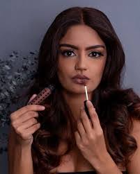 Annie Mohammed's Instagram, Twitter & Facebook