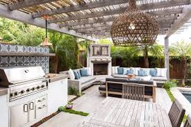 31 Relaxing Outdoor Kitchen Ideas For Happy Cooking Lively Party This Modern House Has An Outdoor E Outdoor Kitchen Plans Modern Outdoor Kitchen Patio Design