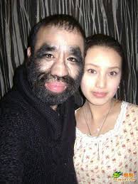 Record du monde vous informe chaque jour des nouveaux records du monde entier du plus insolite au plus serieux, articles avec photos et videos. L Homme Le Plus Poilu Du Monde Et Sa Copine Paperblog