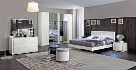 This designer bedroom set has a durable construction and promises considerable longevity. Shopping Modern And European Bedroom Sets