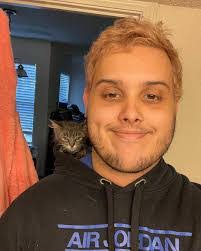 Lino Rodriguez's Instagram, Twitter & Facebook