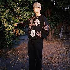 Bakar's style has been noted as a progressive shift from the 'stale' sound of british rock in the late 2010s. Tourdaten Konzertkarten Live Ubertragungen Von Yeek