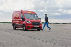 Wo anfangs zwei öle für alle modelle genügten, gehören aktuell bis zu zehn ölsorten zu unserem sortiment. Euro Ncap Test 2020 So Gefahrlich Sind Transporter Adac