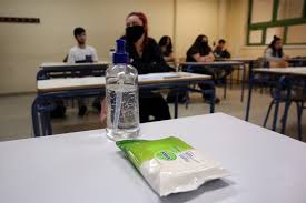 Στο άνοιγμα των σχολικών μονάδων μετά το νέο έτος, με πιθανότερη ημερομηνία στις 8 ιανουαρίου, αναφέρθηκε ο κυβερνητικός εκπρόσωπος στέλιος. Anoigma Sxoleiwn Pote Anoigoyn H Hmeromhnia Kai H Diafwnia Kybernhshs Kai Loimw3iologwn Gia Thn Enar3h Ths Xronias Vid Flash Gr