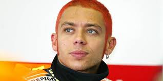 Valentino rossi on the sidelines of the montmelò tests denied the indiscretion made by dazn spain regarding alleged contacts between vr46 and the entourage of the talented pedro acosta to pay the half million euro clause that binds him to ktm: Valentino Rossi Feiert 40 Geburtstag Der Zehnte Wm Titel Ware Ein Traum
