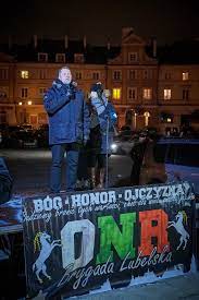 Jun 12, 2021 · 300 uczniów z 12 klas w gimnazjum w piemoncie na północy włoch zostało dyscyplinarnie zawieszonych za opublikowanie w mediach społecznościowych karykaturalnie przerobionych zdjęć. Przemyslaw Czarnek Kozak Prezesa Kozak Prezesa Polityka Pl