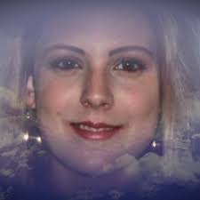 Carrie Singer's Instagram, Twitter & Facebook