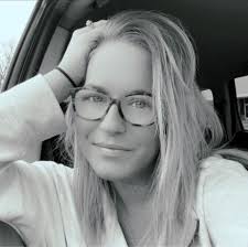 Happy Birthday, Kristen! 🥳🎈🎉