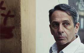 He holds a bachelor of arts degree in theatre acting from universidad de chile. Bild Zu Alfredo Castro Caracas Eine Liebe Bild Alfredo Castro Filmstarts De