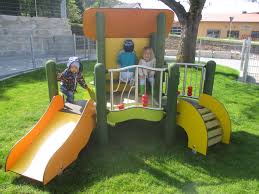 Jetzt aber nichts wie raus! Die Marienkafer Spielen Im Garten Kindergarten St Josef Deining