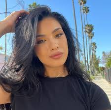 Amanda Grisham's Instagram, Twitter & Facebook