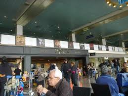 La caisse enregistreuse boulangerie pâtisserie est une solution d'encaissement qui vous aide dans le métier de boulanger et celui de pâtissier sont des professions qui demandent beaucoup de temps. Enseigne Picture Of Paul Boulangerie Et Patisserie Paris Tripadvisor