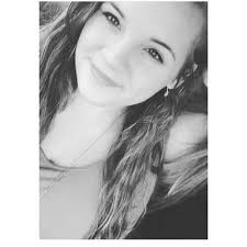 Felicity Davis (@pyt_blessedd)