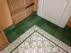 Vorteile dieser methode liegen darin, dass beim verlegen unterschiede in der höhe des untergrundes ausgeglichen werden können. Terrazzo Peter Hess Terrazzoboden Und Zementplatten