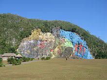 Viñales valley is a karstic depression in cuba. Vinales Valley Wikipedia