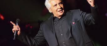 Les filles aiment l'amour conjugué au plus triste en possédant l'argent elles vivent en artistes elles s'accrochent à la société en criant que le tout a changé aujourd'hui, aujourd'hui. La Fille De Michel Sardou Se Marie Mais Il N Assiste Pas A La Ceremonie Jean Marc Morandini