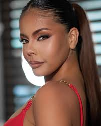 TOLD YOU, THE FACE IS GIVING ✨🏖️🧡 @gwenmeliz @missuniverseph_baguio look  for today's Aqua Boracay Press Presentation ♥️ wearing Rian Fernandez  @rianfernandez888 Managing Director| Atty. Pablo Sanidad II @pablosanidad  Makeup Artist ...