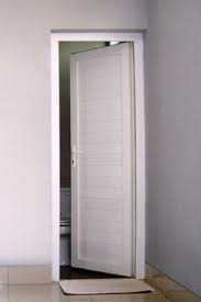 Berikut contoh gambar pintu kamar mandi aluminium minimalis terbaru yang bisa dijadikan referensi untuk memilih pintu yang tepat untuk rumah atau kantor anda. 27 Desain Pintu Kamar Mandi Pvc Kayu Aluminium Kaca Ideas Kamar Mandi Kayu Door Design