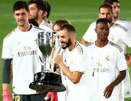 26 la liga and 30 copa del rey titles can be seen in the camp nou's trophy cabinet, as well as 12 spanish super cups, 2 league cups and 1 copa eva duarte. How Real Madrid Wrestled La Liga Back From Barcelona Karim Benzema And Thibaut Courtois Play Crucial Roles