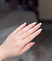 ‪لون طلاء الاظافر المفضل بالنسبة الكم 💅🏻🩷 What is your favorite nail  color 💅🏻🩷 YOLO nail polish @sarahmanicure_store‬‏