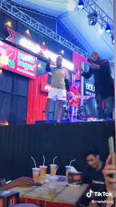(intro) em f c c bennengngi wisseng memeng em mappoji balo lipami f rimulanna mopa. Lagu Bugis Didin Pratama Balo Lipa Facebook