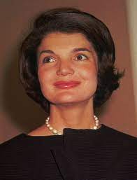 29 Of The Best Bob Haircuts In History Jackie Kennedy Jackie Onassis Jacqueline Kennedy Onassis