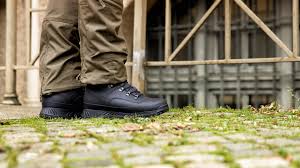 Schwarz grösse 37 = 3 38 = 4 39 = 5 40 = 6 41 = 7 42 = 8 43 = 9 44 = 10 45 = 11 46 = 12 47 = 13. Haix Ranger Bgs Sichere Einsatzstiefel Beliebt Getestet Und Bewahrt Fur Jeden Einsatz