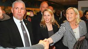Marion maréchal s'est retirée de la vie politique en 2017. Marine Le Pen Et Sa Niece Marion En Campagne En Famille Dans Le Vaucluse