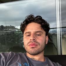 Felix Lara's Instagram, Twitter & Facebook