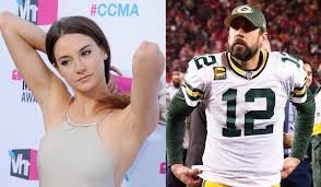 Jul 22, 2021 · shailene woodley is throwing her support behind aaron rodgers, and not just in his personal life. Green Bay Packers Qb Aaron Rodgers Engaged To Actress Shailene Woodley Pics