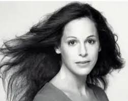 Vivian Alamain (Louise Sorel)