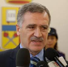 La Questura di Enna esprime profondo cordoglio per la scomparsa del Dott.  Mario Finocchiaro, già Dirigente della Squadra Mobile e Vicario di Enna.  Figura di grande spessore umano e professionale, il Dott.