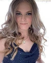 Erin Berryhill's Instagram, Twitter & Facebook