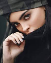 سلام عليكم يا ناس انا نبي نحكي قصتي بختصار انا جوزت به وزوجي محترمنيش بكل  شهر وهو وصلت معه للضرب والله العظيم والله العظيم نصدمت في انسان مريض نفسي  ويشرب قعدت عند