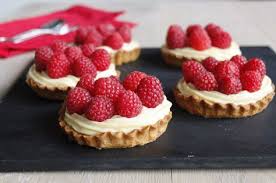 Tartelettes Creme Patissiere Chocolat Amande Et Framboises Creme Patissiere Chocolat Mini Tarte Recette Cookies Moelleux