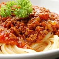 Spaghetti bolognese (sometimes called spaghetti alla bolognese, or colloquially 'spag bol', spaghetti with meat sauce, or just spaghetti) is a pasta dish that is popular outside italy. Resepi Spaghetti Bolognese Simple Sedap
