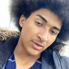 i don’t do the snakes, so i gotta keep the grass cut ¡