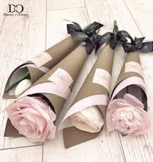 для ухода за цветами в доме творчества 10 упаковок Devushka S Oblozhki Moda Stil Krasota Upakovka Buketov Floristika Cvetochnye Magaziny