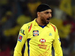 Piyush chawla of mumbai indians arrives for the match against kolkata knight riders bcci. Ipl 2021 Auction Harbhajan Goes Unsold Mumbai Bag Piyush Chawla Cricket News Times Of India